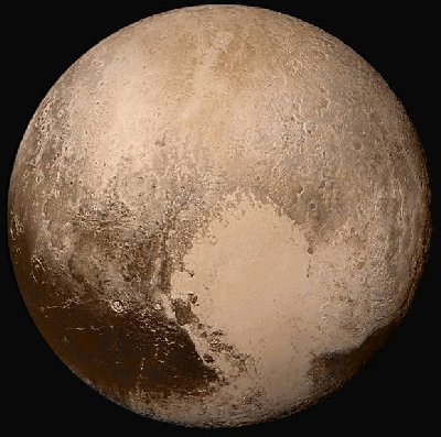 Pluto in Echtfarben